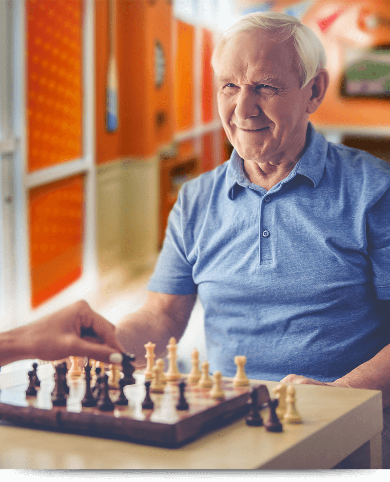 Man-and-cgv-playing-chess_Accent_V_800x990